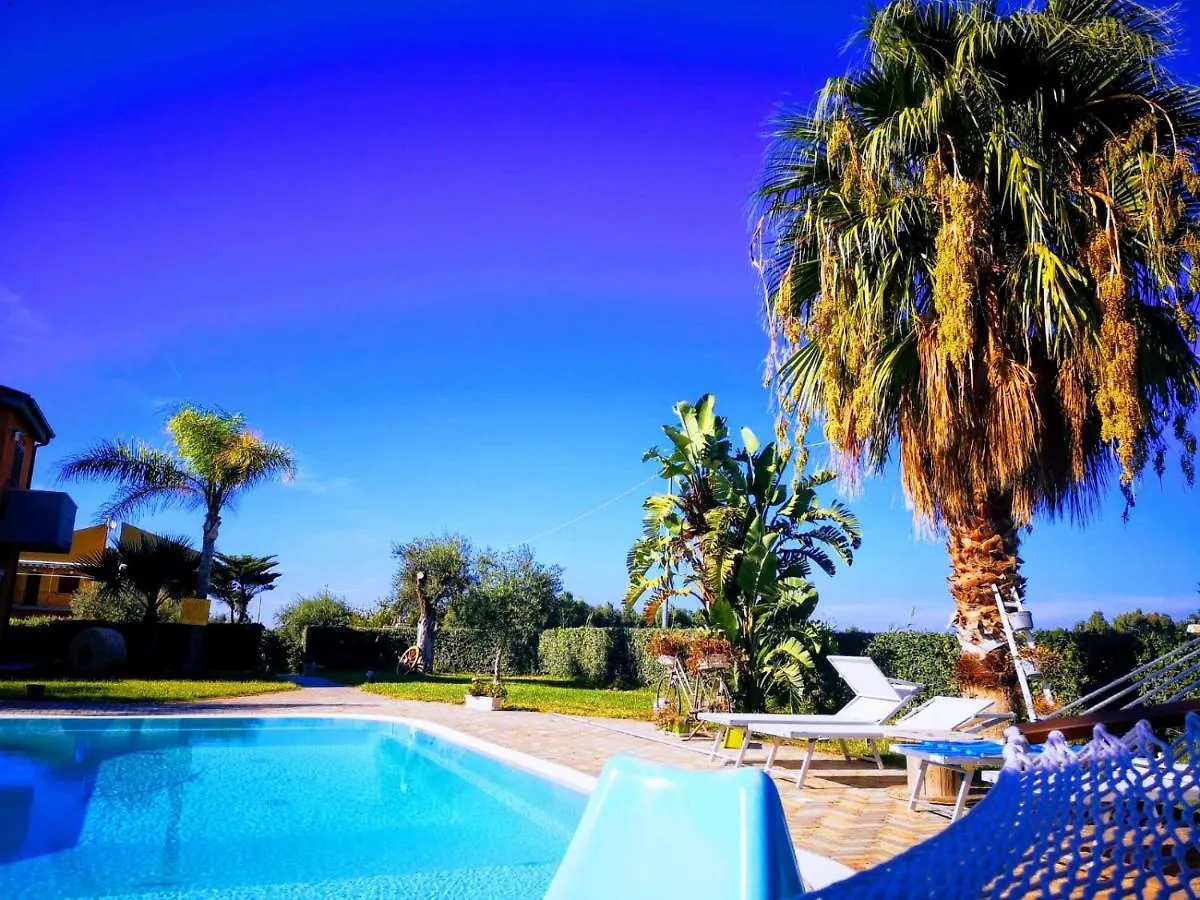 Beb Oasi Marina Bed & Breakfast Campofelice Di Roccella Italy