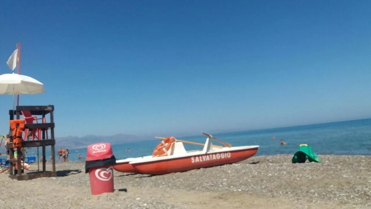 Beb Oasi Marina Bed & Breakfast Campofelice Di Roccella