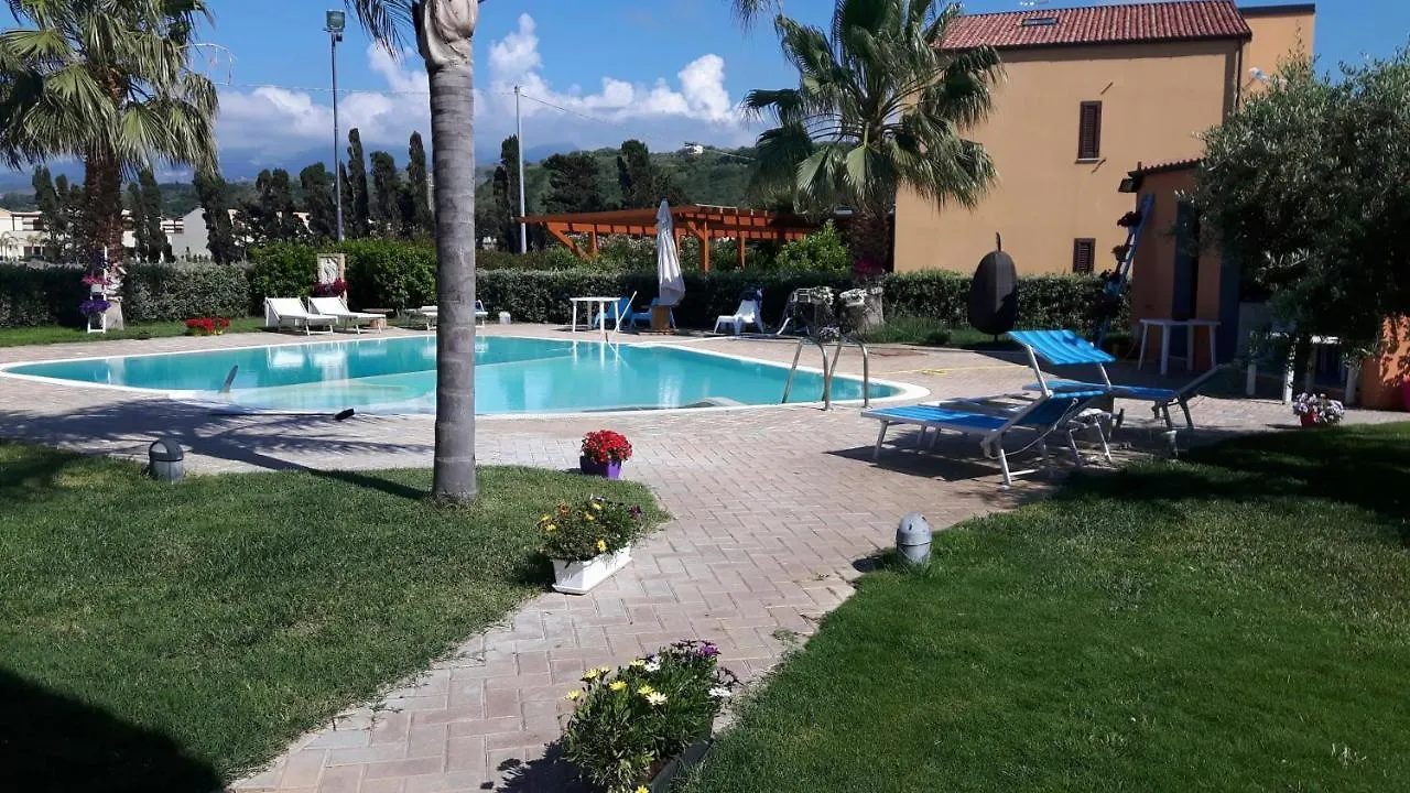 Beb Oasi Marina Bed & Breakfast Campofelice Di Roccella